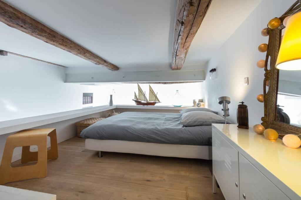 06j - Superb Duplex Loft With Ac - Sea View *